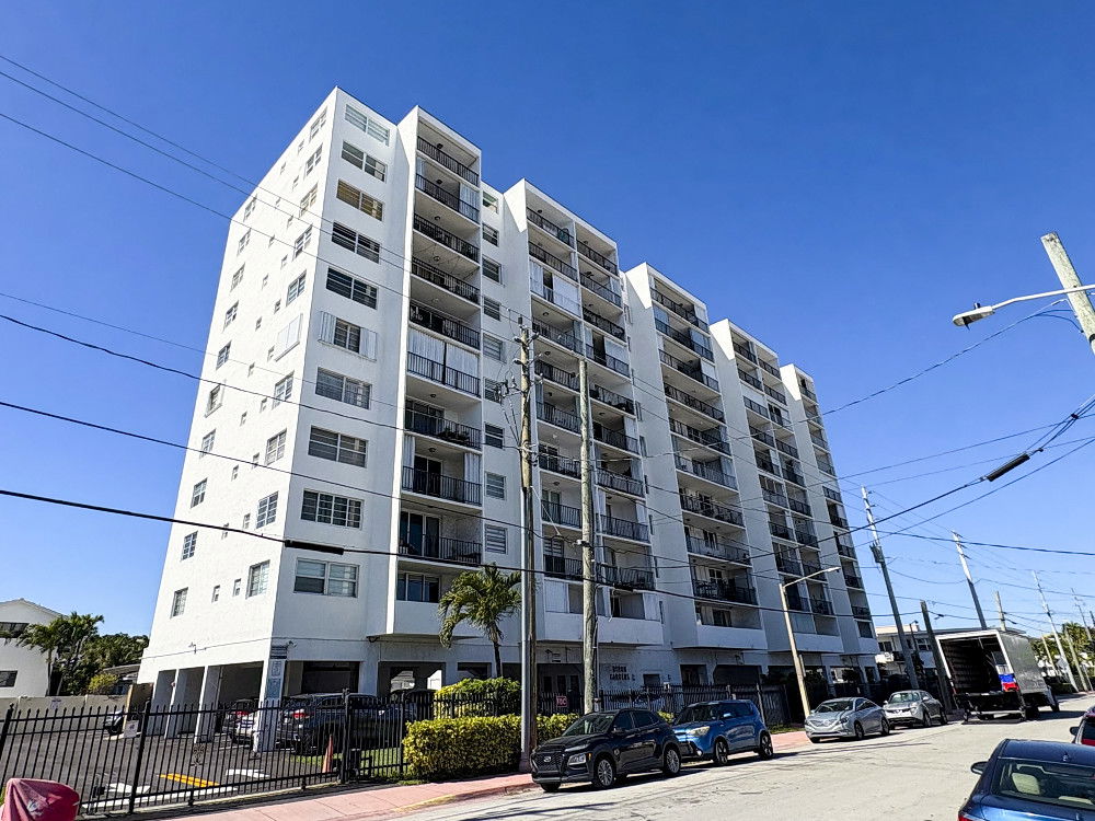 Byron Gardens Condo - 1